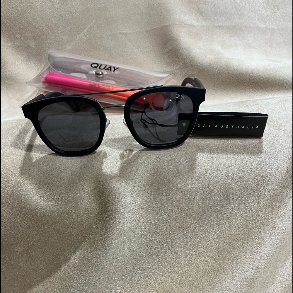 NWT Quay Coolin sunglasses.